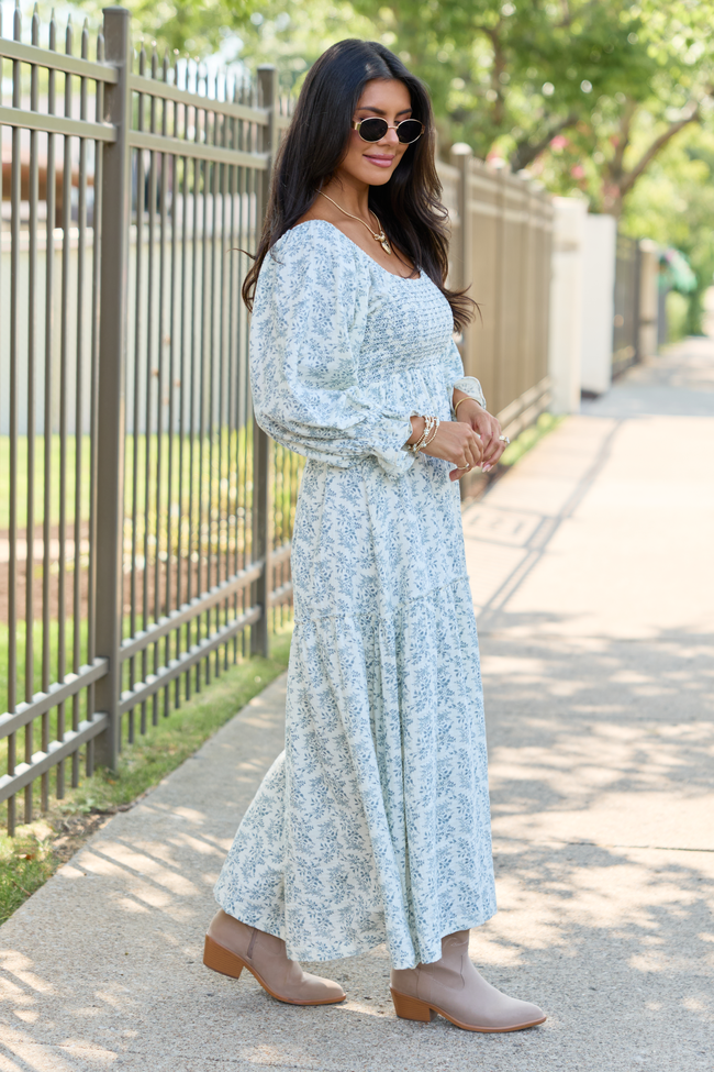 8-6_softtransitions_HB_08-06-26_30678_221042.png Thalia Navy And White Floral Maxi Dress